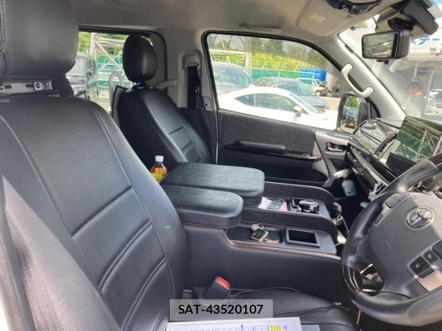 Toyota HIACE WAGON 2024-04 7723925-21