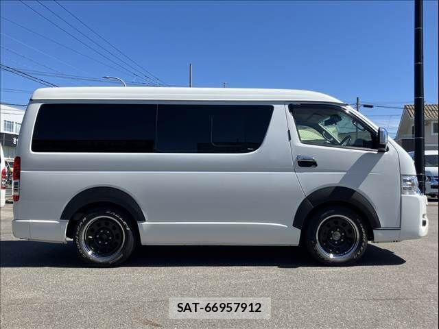 Toyota HIACE WAGON 2022-02 7723924-12