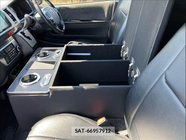 Toyota HIACE WAGON 2022-02 7723924-16