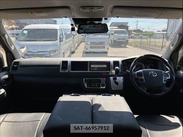 Toyota HIACE WAGON 2022-02 7723924-3