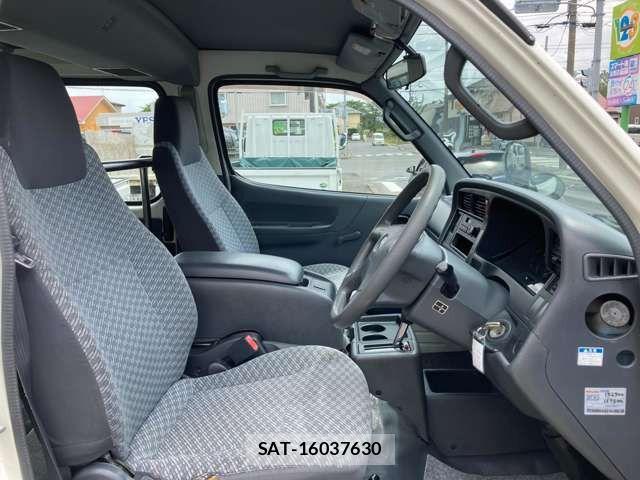 Toyota HIACE WAGON 2002-05 7785444-18