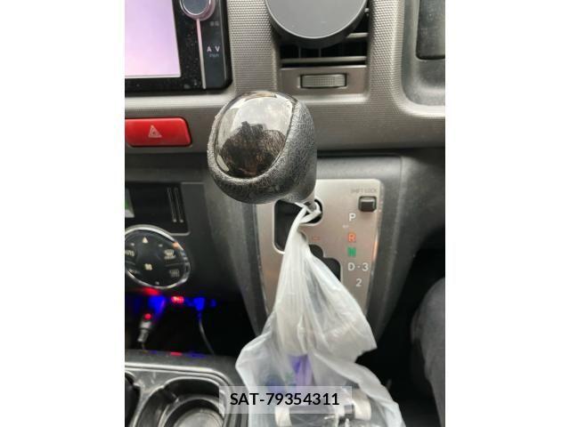 Toyota HIACE WAGON 2013-08 7876762-25