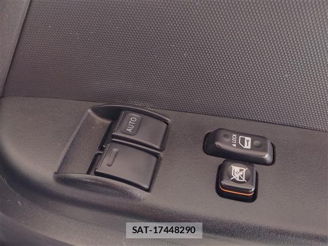 Toyota HIACE WAGON 2018-12 7902698-28