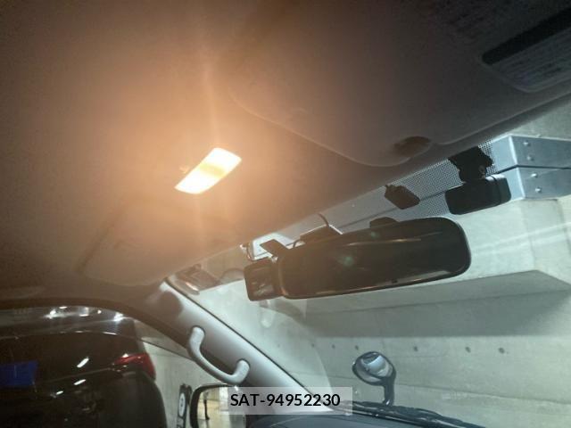 Toyota HIACE WAGON 2017-07 7979411-18
