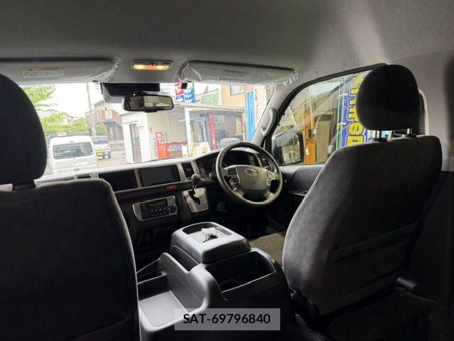 Toyota HIACE WAGON 2025-10 7979408-10