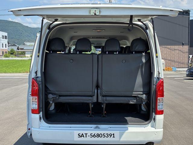 Toyota HIACE WAGON 2025-09 8035881-15