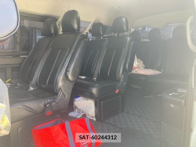 Toyota HIACE WAGON 2017-09 8035889-17