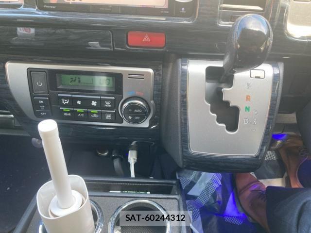 Toyota HIACE WAGON 2017-09 8035889-23