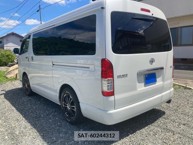 Toyota HIACE WAGON 2017-09 8035889-3