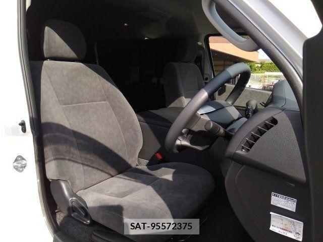 Toyota HIACE WAGON 2025-06 8073963-9
