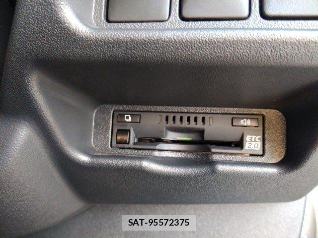 Toyota HIACE WAGON 2025-06 8073963-24