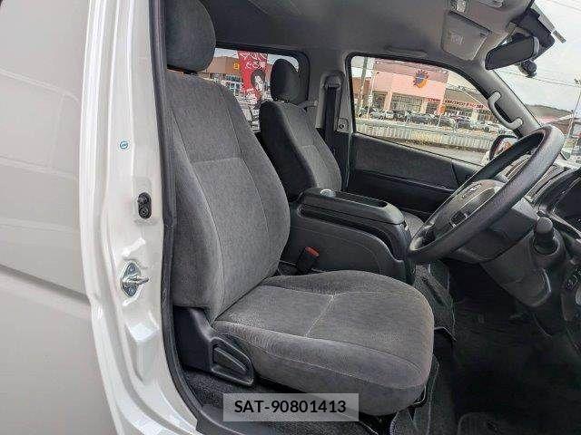 Toyota HIACE WAGON 2018-07 8073965-8