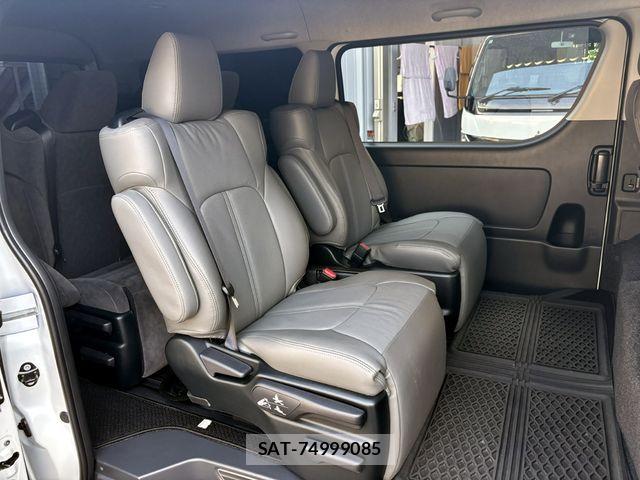 Toyota HIACE WAGON 2024-08 8073962-13
