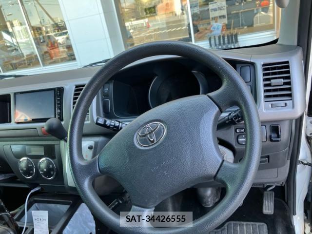 Toyota HIACE WAGON 2013-12 8073968-18