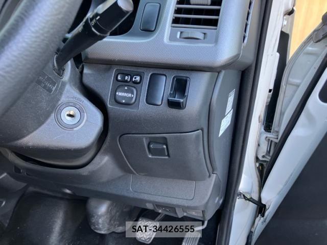 Toyota HIACE WAGON 2013-12 8073968-19