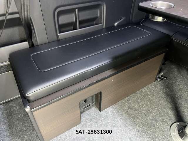 Toyota HIACE WAGON 2023-11 8130451-13