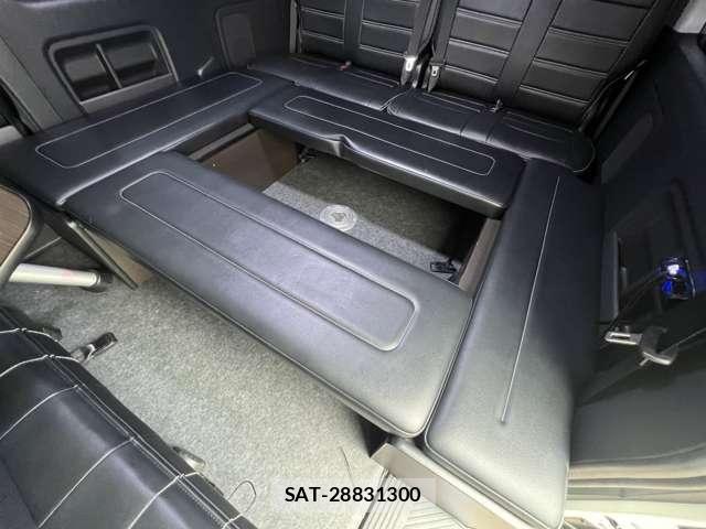 Toyota HIACE WAGON 2023-11 8130451-17