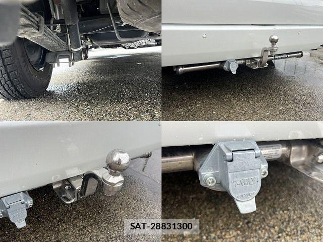 Toyota HIACE WAGON 2023-11 8130451-7