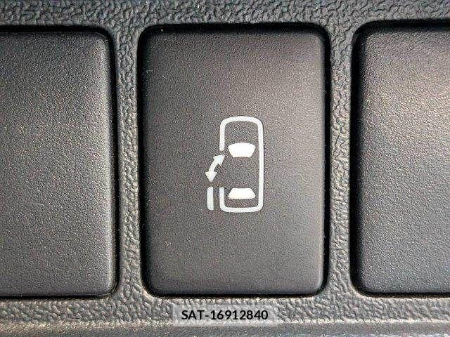 Toyota HIACE WAGON 2016-07 8130458-5