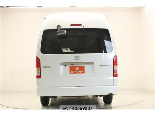 Toyota HIACE WAGON 2025-09 8207810-11