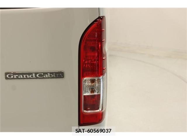 Toyota HIACE WAGON 2025-09 8207810-18