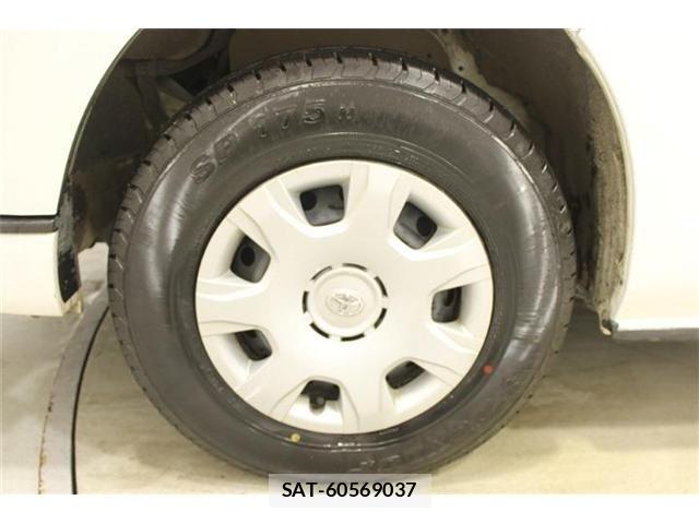 Toyota HIACE WAGON 2025-09 8207810-25