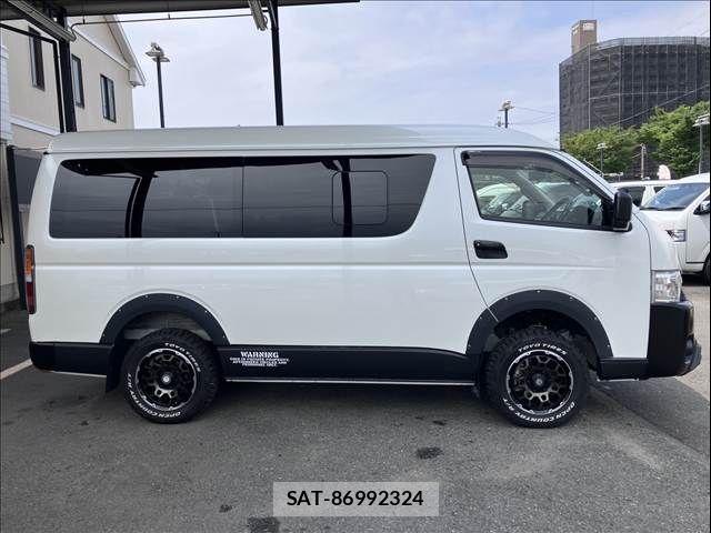 Toyota HIACE WAGON 2020-11 8245379-12