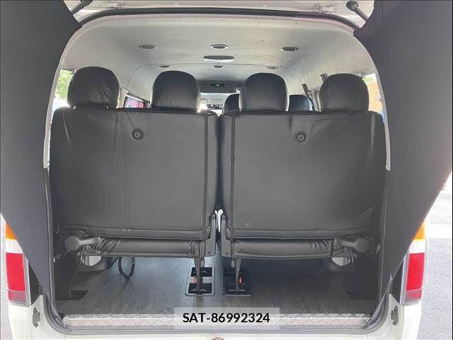Toyota HIACE WAGON 2020-11 8245379-19