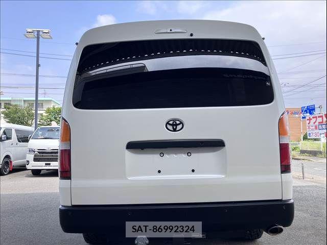 Toyota HIACE WAGON 2020-11 8245379-2