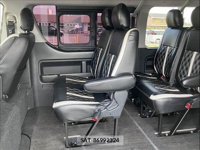 Toyota HIACE WAGON 2020-11 8245379-7