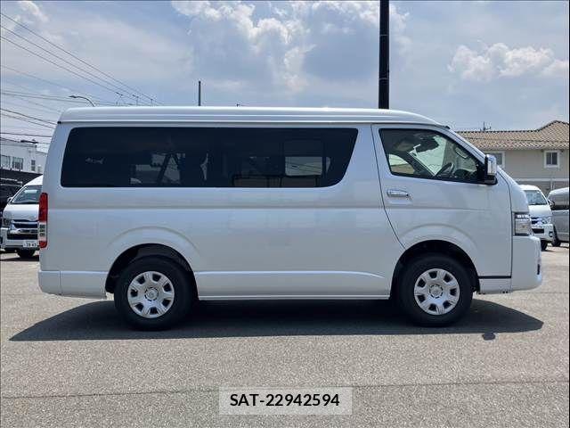 Toyota HIACE WAGON 2026-05 8245378-12