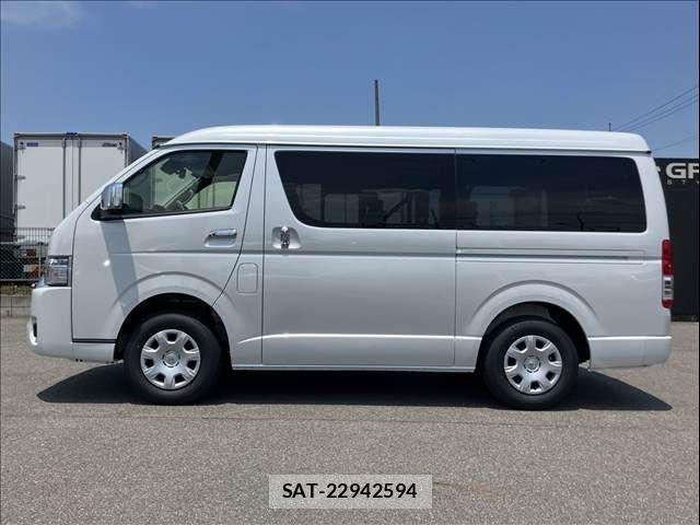 Toyota HIACE WAGON 2026-05 8245378-13