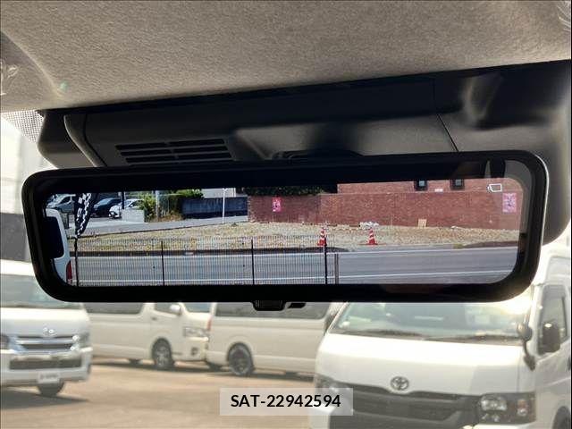 Toyota HIACE WAGON 2026-05 8245378-17