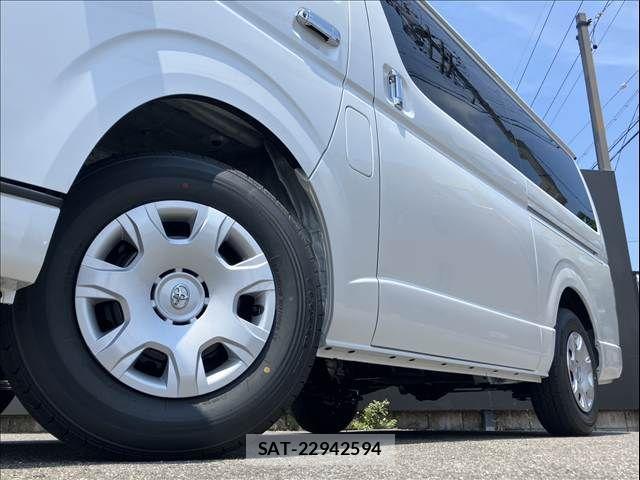 Toyota HIACE WAGON 2026-05 8245378-8