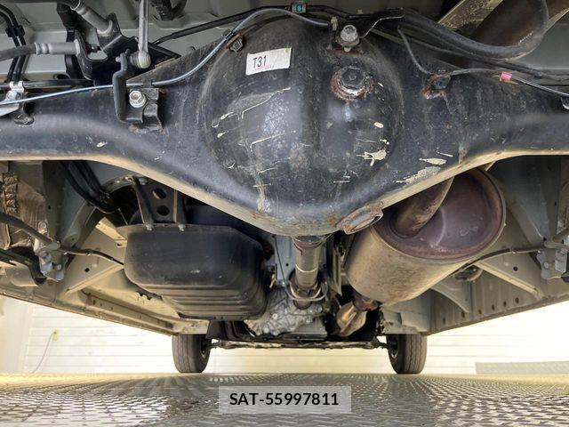 Toyota HIACE WAGON 2023-02 8336108-18