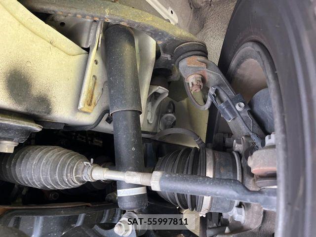 Toyota HIACE WAGON 2023-02 8336108-19