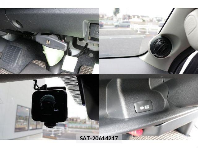 Toyota HIACE WAGON 2023-01 8336106-17