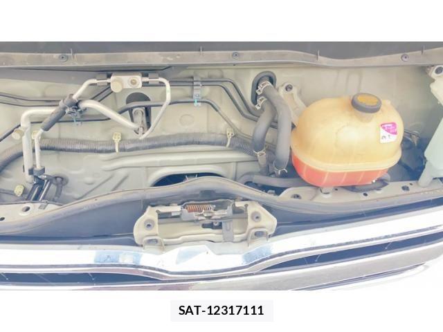 Toyota HIACE WAGON 2012-10 8336109-17