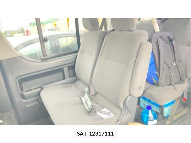 Toyota HIACE WAGON 2012-10 8336109-21