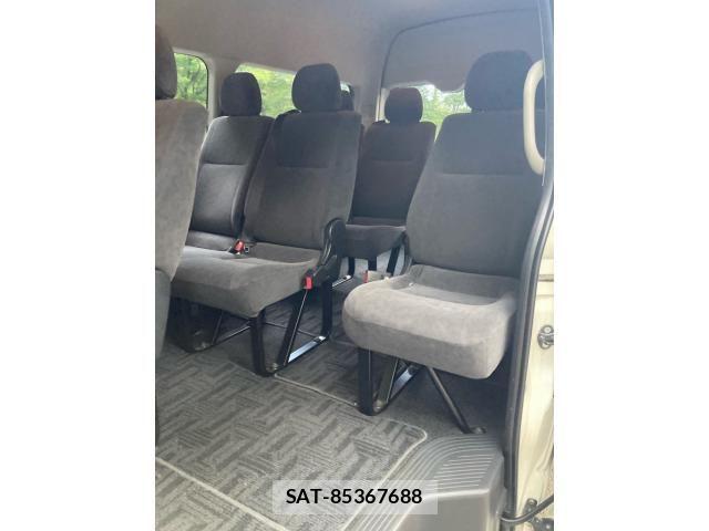 Toyota HIACE WAGON 2016-10 8366195-10