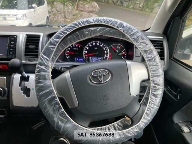 Toyota HIACE WAGON 2016-10 8366195-19