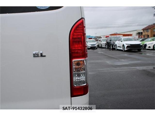 Toyota HIACE WAGON 2018-10 8371717-16