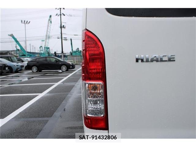 Toyota HIACE WAGON 2018-10 8371717-17