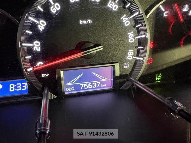 Toyota HIACE WAGON 2018-10 8371717-3