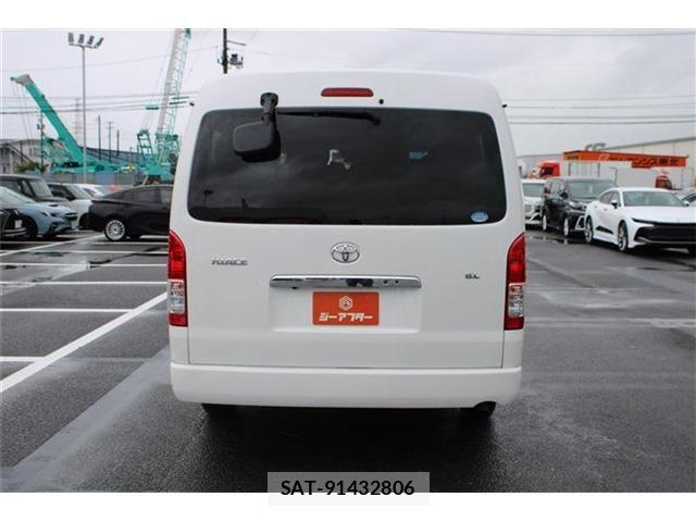 Toyota HIACE WAGON 2018-10 8371717-8