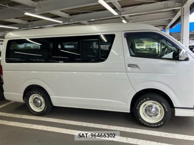 Toyota HIACE WAGON 2018-12 8412745-3