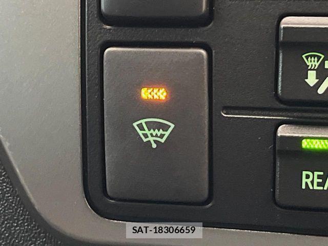 Toyota HIACE WAGON 2024-07 8457620-6