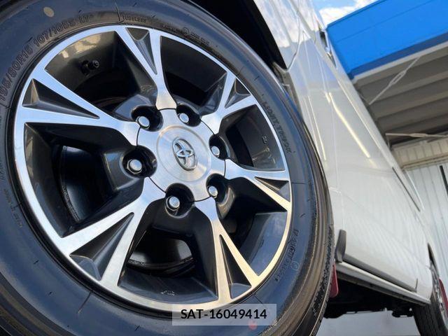 Toyota HIACE WAGON 2024-09 8525152-13