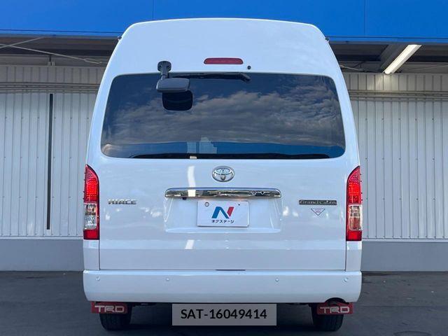 Toyota HIACE WAGON 2024-09 8525152-15