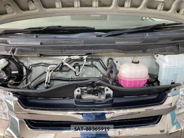 Toyota HIACE WAGON 2017-02 8525153-15